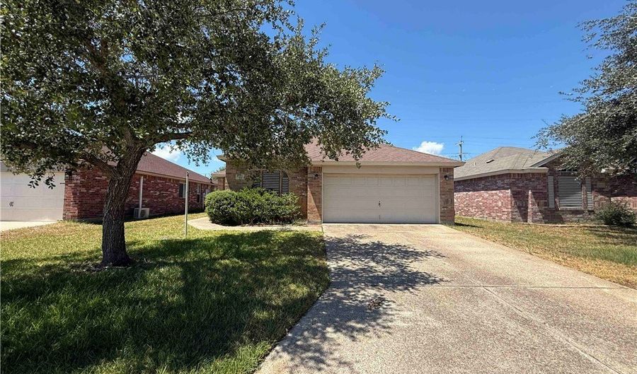 418 Oak Glen Dr, Aransas Pass, TX 78336 - 4 Beds, 2 Bath
