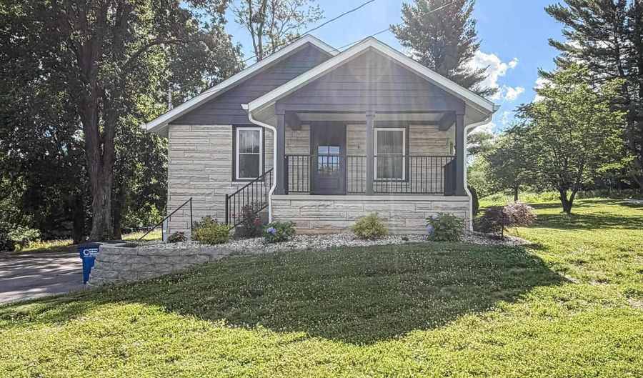 2727 I St, Bedford, IN 47421 - 3 Beds, 2 Bath