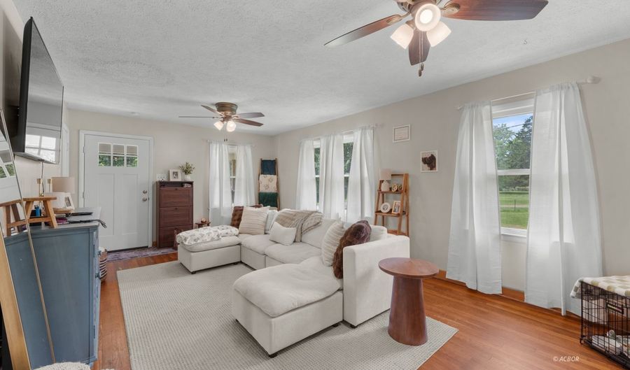 2260 US Highway 50 W, Albany, OH 45710 - 5 Beds, 2 Bath