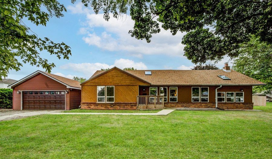 11647 S Tripp Ave, Alsip, IL 60803 - 4 Beds, 3 Bath