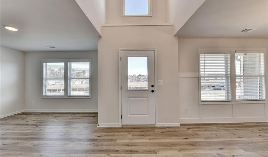 646 Rodeo Dr, Auburn, GA 30011 - 5 Beds, 3 Bath