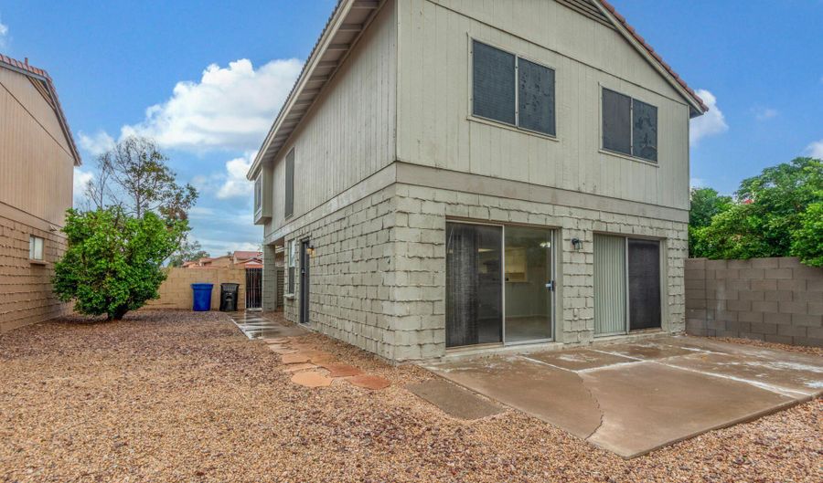 1962 N BLACKSTONE Dr, Chandler, AZ 85224 - 3 Beds, 3 Bath