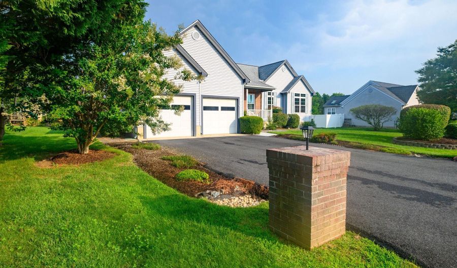 16999 BRISTOL Rd, Lewes, DE 19958 - 4 Beds, 2 Bath