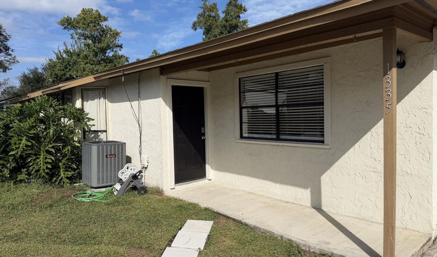 1335 VIOLET St, Atlantic Beach, FL 32233 - 2 Beds, 1 Bath