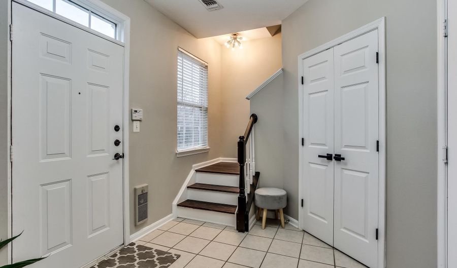 21784 JARVIS Sq, Ashburn, VA 20147 - 2 Beds, 2 Bath