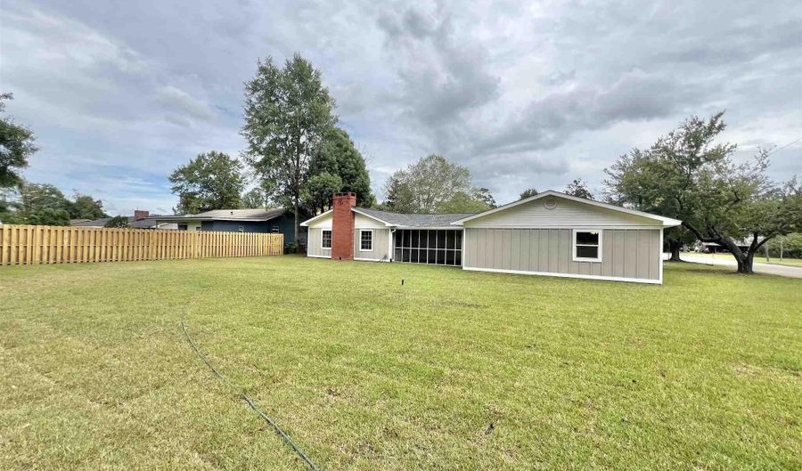 618 S Carney St, Atmore, AL 36502 - 4 Beds, 3 Bath