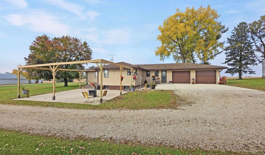 17431 300Th St, Aplington, IA 50604 - 4 Beds, 2 Bath