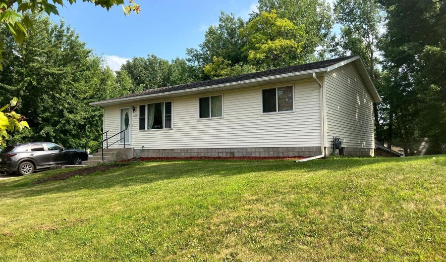 2208 Darling Ave E, Alexandria, MN 56308 - 4 Beds, 2 Bath