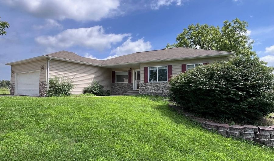 22017 E ST HWY 76, Ava, MO 65608 - 3 Beds, 3 Bath