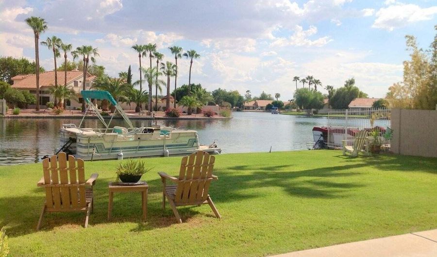11041 W CRIMSON Ln, Avondale, AZ 85392 - 3 Beds, 2 Bath