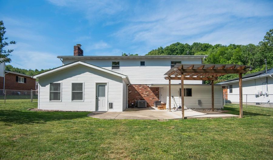 1803 Coffman St, Barboursville, WV 25504 - 3 Beds, 3 Bath