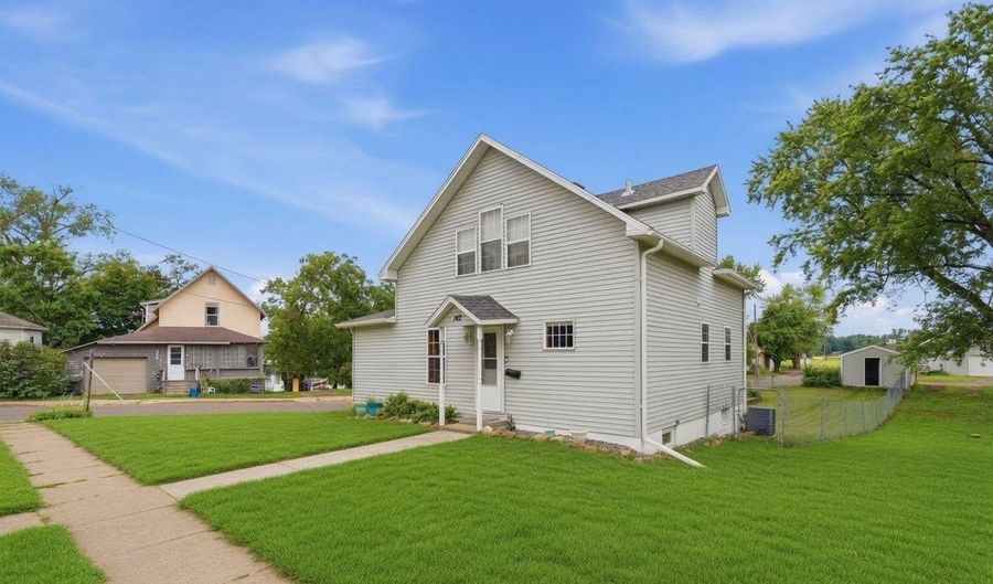 142 Maple St E, Amery, WI 54001 - 4 Beds, 2 Bath