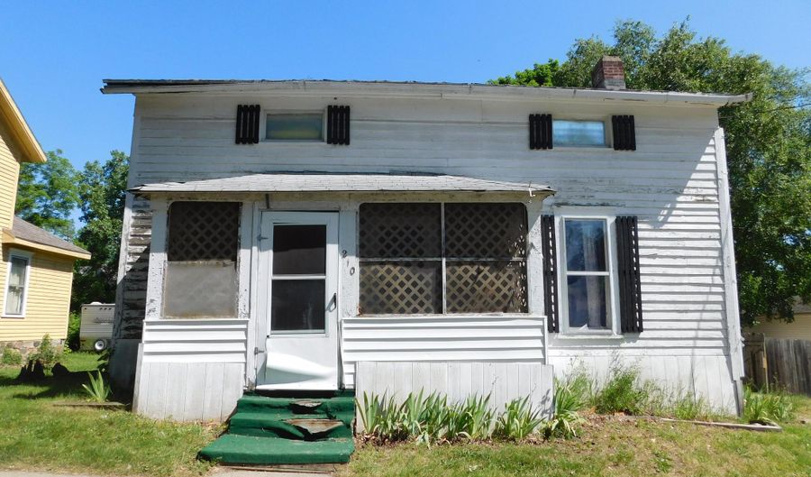 210 W Ash St, Albion, MI 49224 - 3 Beds, 1 Bath