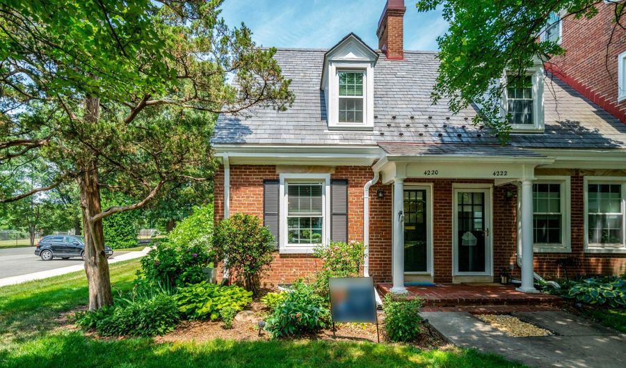 4220 32ND St S, Arlington, VA 22206 - 2 Beds, 2 Bath