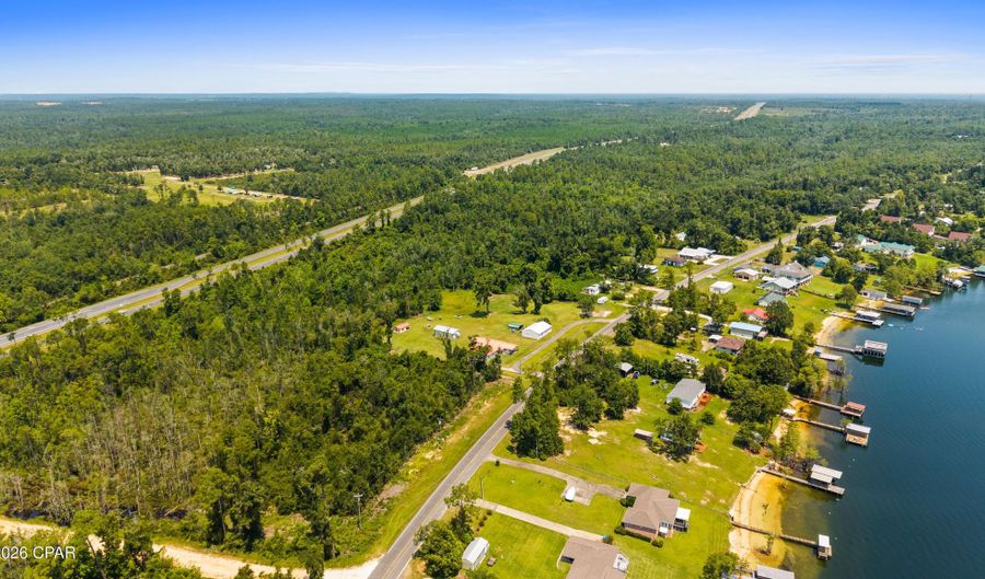 379 Lakepoint Rd, Alford, FL 32420 - 5 Beds, 3 Bath