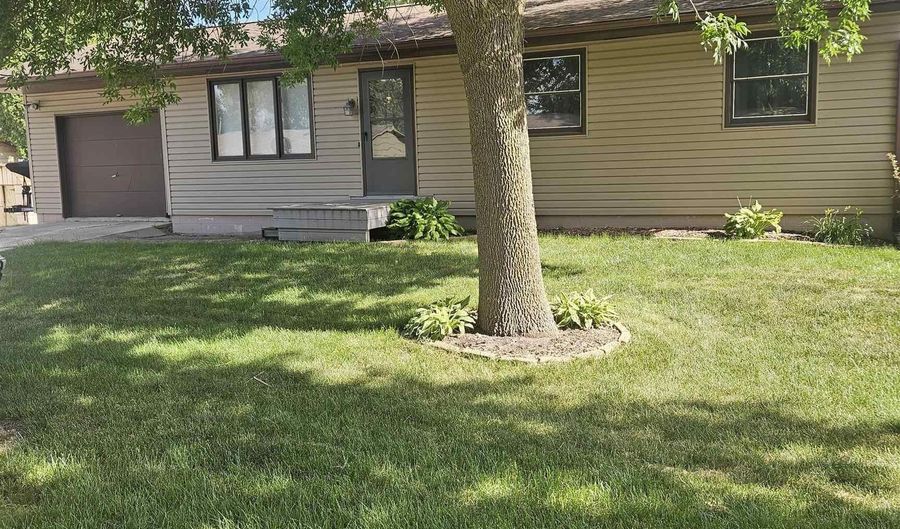 103 Briar Cove Rd, Algona, IA 50511 - 3 Beds, 2 Bath