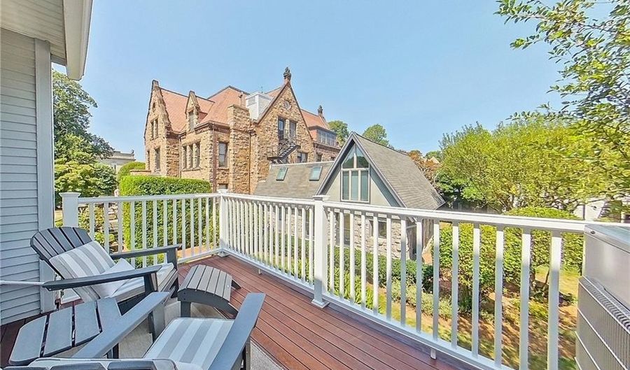 364 Bellevue Ave 5A, Newport, RI 02840 - 2 Beds, 2 Bath