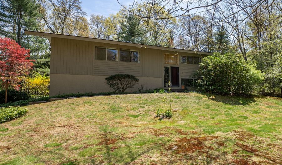 87 Pleasant Dr, Bethany, CT 06524 - 3 Beds, 2 Bath