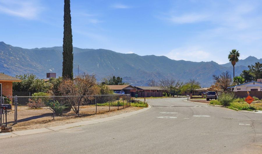 15901 N Starboard Dr, Catalina, AZ 85739 - 3 Beds, 2 Bath