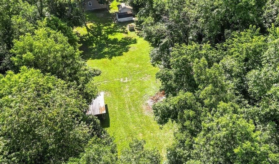233 Happy Hollow Rd, Anderson, MO 64831 - 2 Beds, 1 Bath