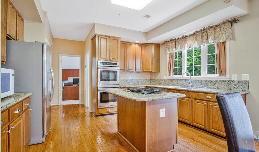 802 JAMES RIDGE Rd, Bowie, MD 20721 - 5 Beds, 4 Bath