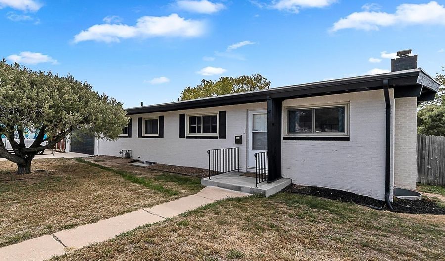 3117 DOUGLAS St, Cheyenne, WY 82009 - 4 Beds, 2 Bath