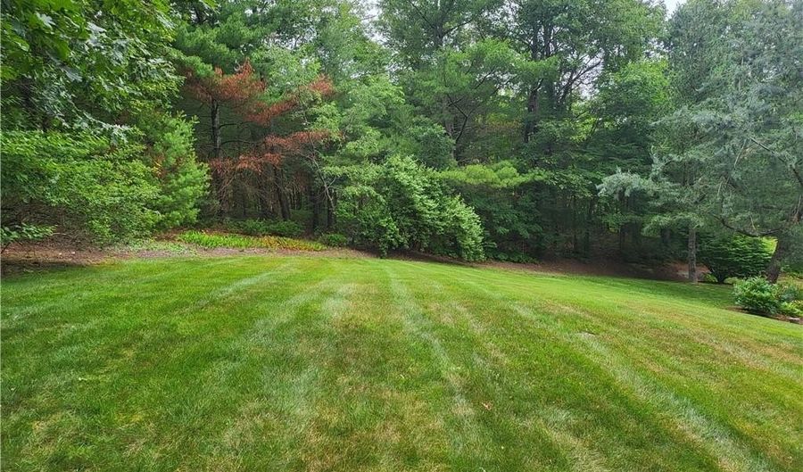 16 Leonard Dr, North Smithfield, RI 02896 - 4 Beds, 3 Bath