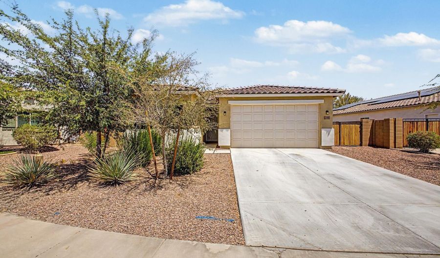 194 W Moonlight Trl, Casa Grande, AZ 85122 - 4 Beds, 2 Bath